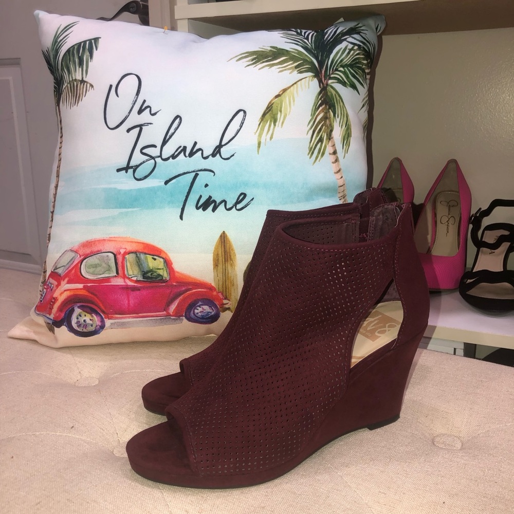 Dolce Vita Burgundy Open Toe Ankle Wedge Size 10